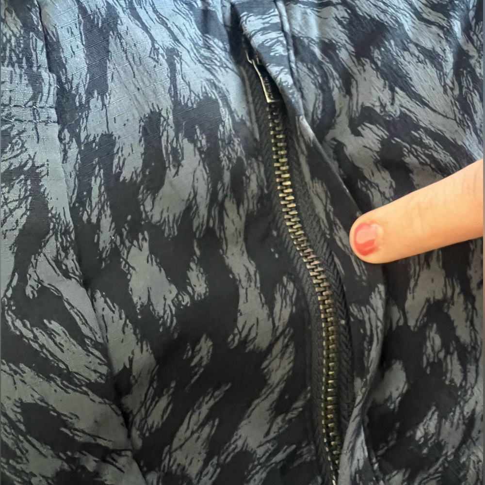 Athleta Trekkie North Printed Blue Shorts - Picture 8 of 9